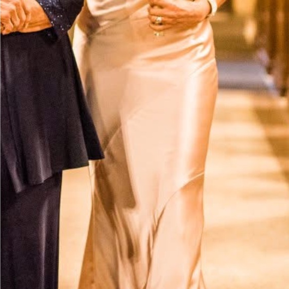 Elegant Pink Evening Gown - Picture 9 of 12